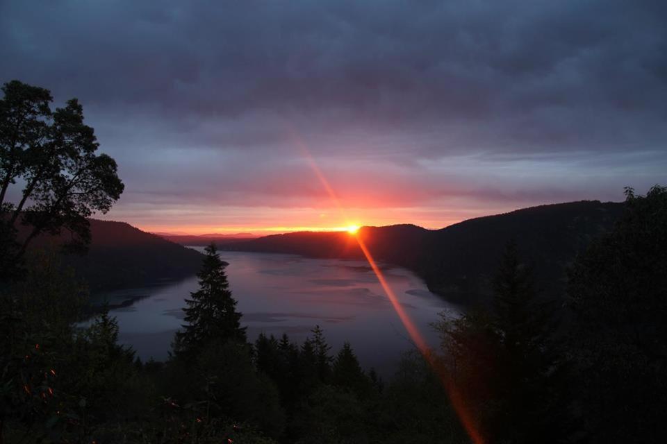 Moon Water Lodge Malahat Exteriér fotografie