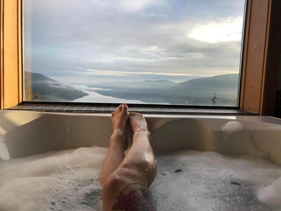 Moon Water Lodge Malahat Exteriér fotografie