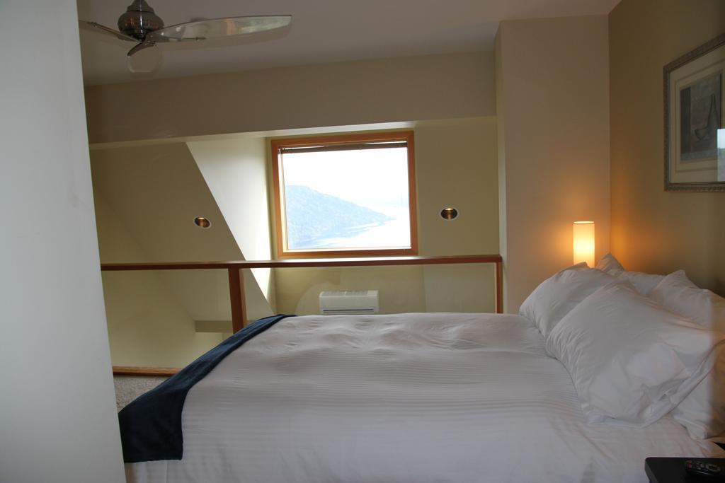 Moon Water Lodge Malahat Pokoj fotografie